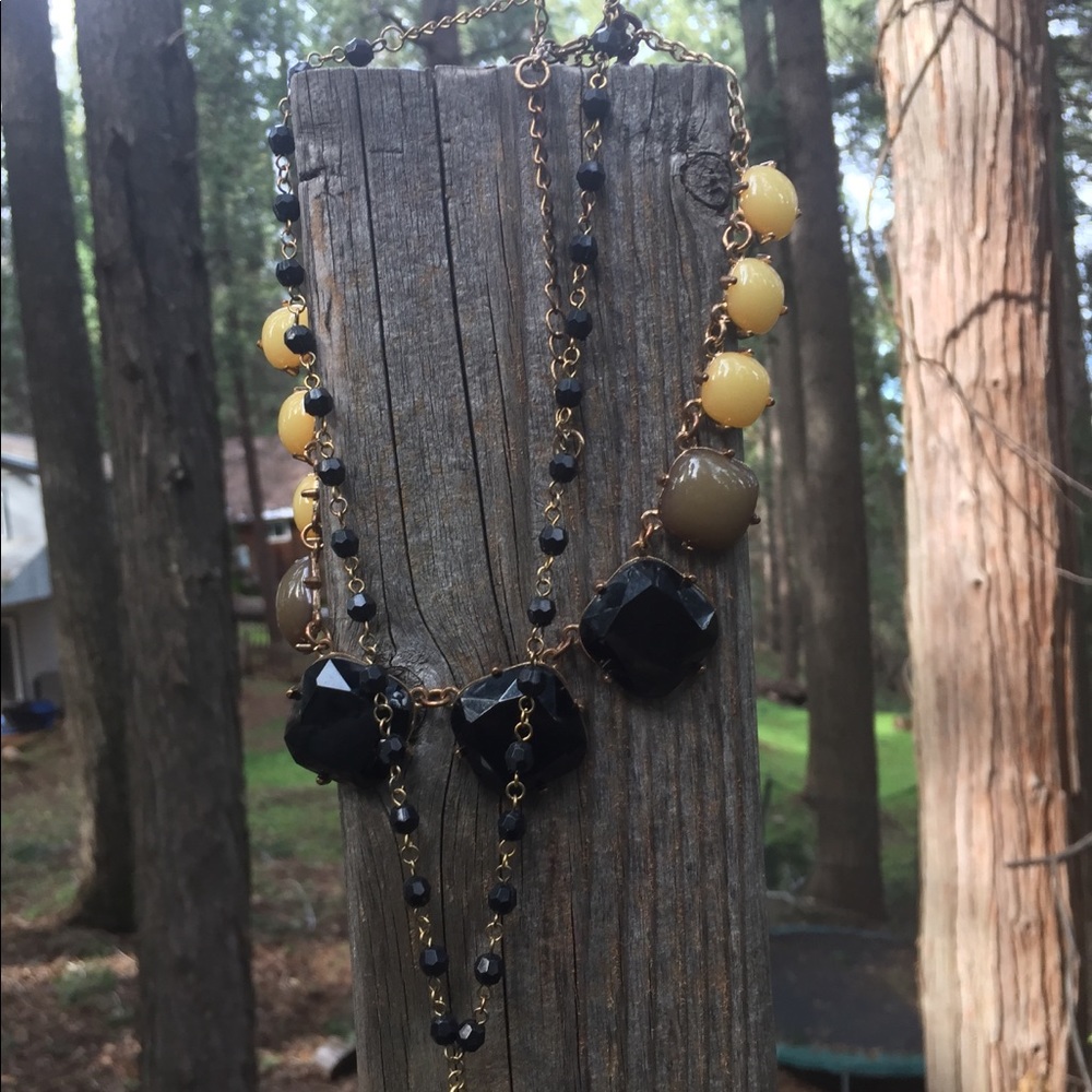 Vintage statement piece necklaces in black / gold - Picture 4 of 4
